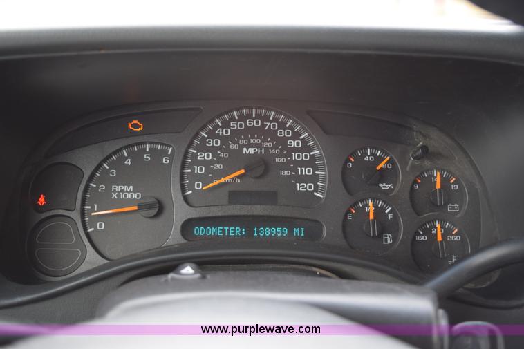 image for item H5073 2003 GMC Sierra 1500 Ext. Cab pickup truck