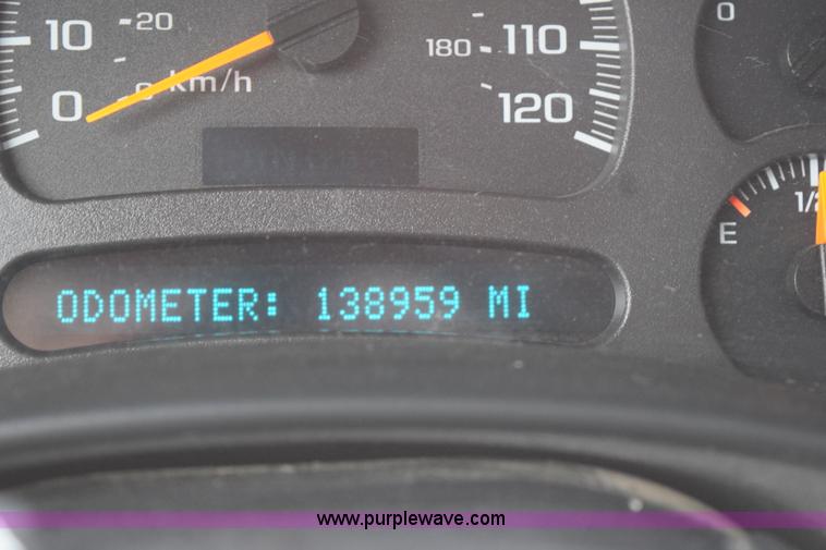 image for item H5073 2003 GMC Sierra 1500 Ext. Cab pickup truck