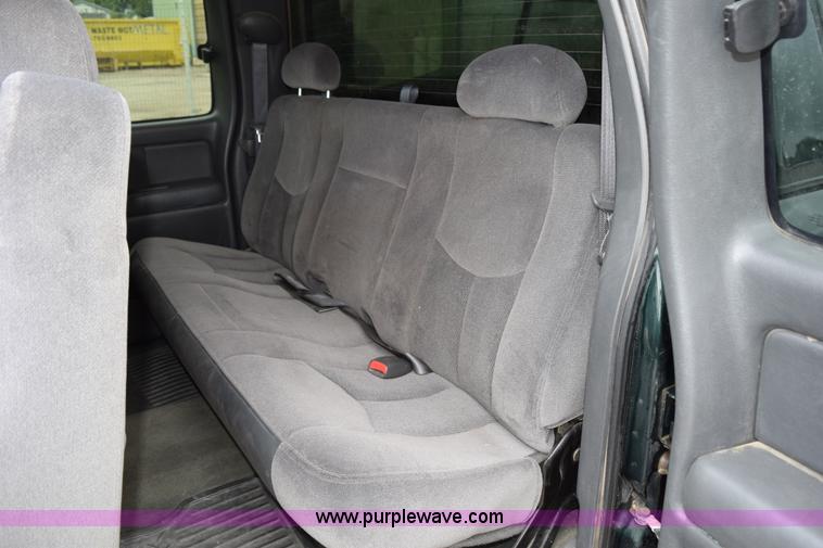 image for item H5073 2003 GMC Sierra 1500 Ext. Cab pickup truck