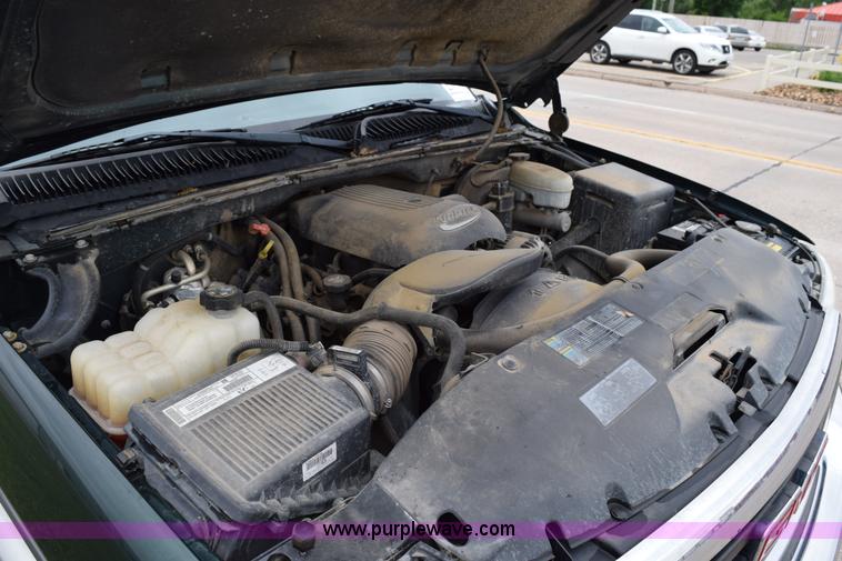 image for item H5073 2003 GMC Sierra 1500 Ext. Cab pickup truck