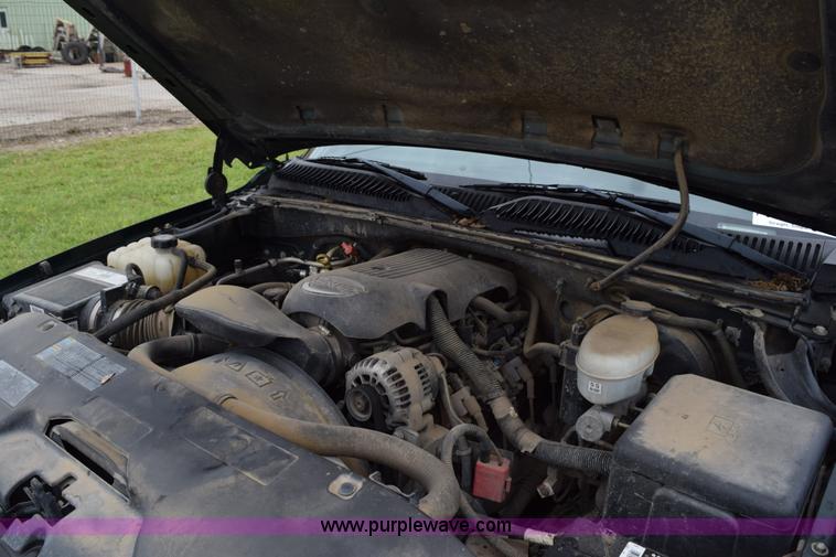 image for item H5073 2003 GMC Sierra 1500 Ext. Cab pickup truck