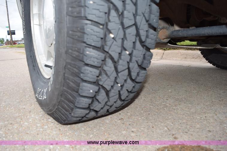 image for item H5073 2003 GMC Sierra 1500 Ext. Cab pickup truck