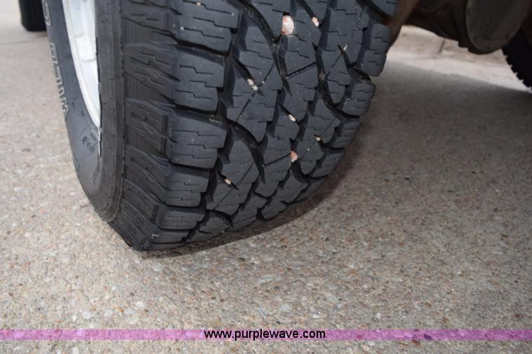 image for item H5073 2003 GMC Sierra 1500 Ext. Cab pickup truck