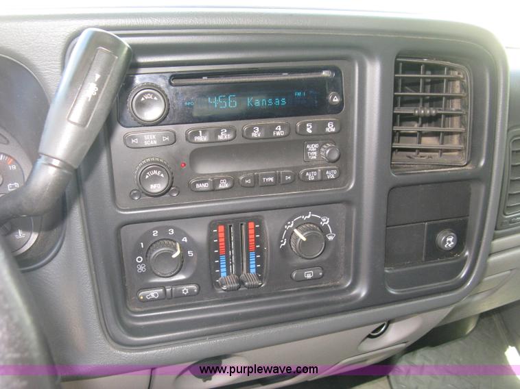 image for item H8538 2006 Chevrolet Tahoe SUV