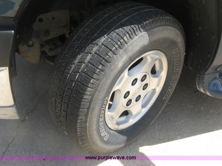 image for item H8538 2006 Chevrolet Tahoe SUV