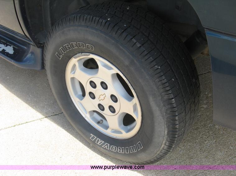 image for item H8538 2006 Chevrolet Tahoe SUV