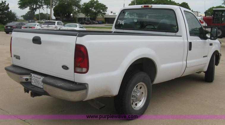 image for item H8540 2001 Ford F250 HD XLT pickup truck