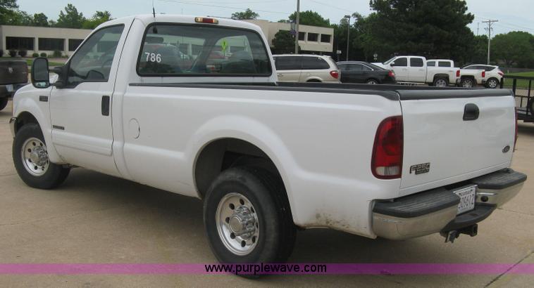 image for item H8540 2001 Ford F250 HD XLT pickup truck