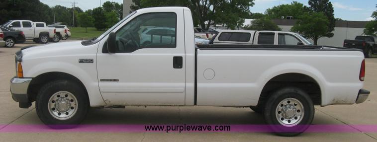 image for item H8540 2001 Ford F250 HD XLT pickup truck