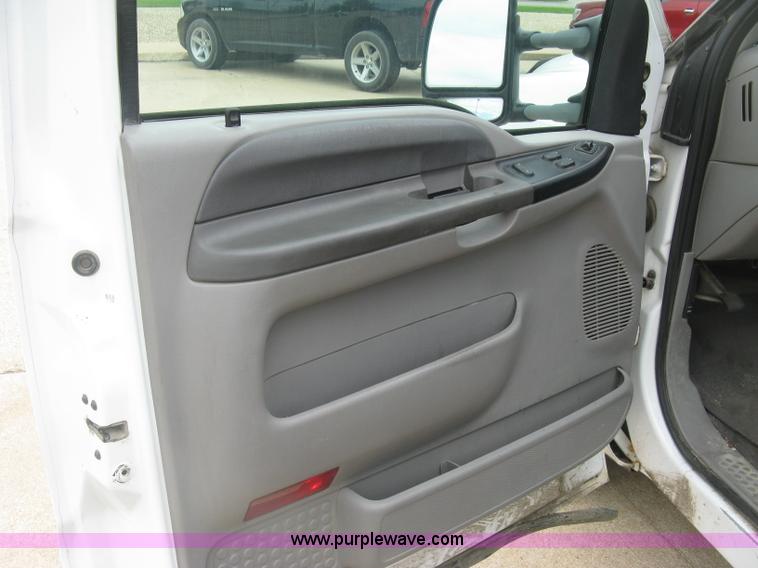 image for item H8540 2001 Ford F250 HD XLT pickup truck