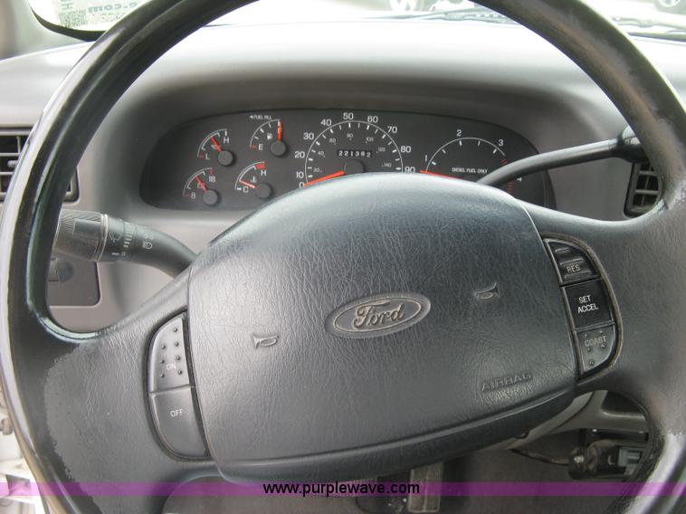 image for item H8540 2001 Ford F250 HD XLT pickup truck