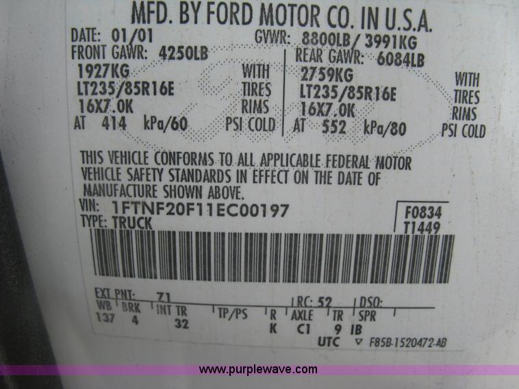 image for item H8540 2001 Ford F250 HD XLT pickup truck