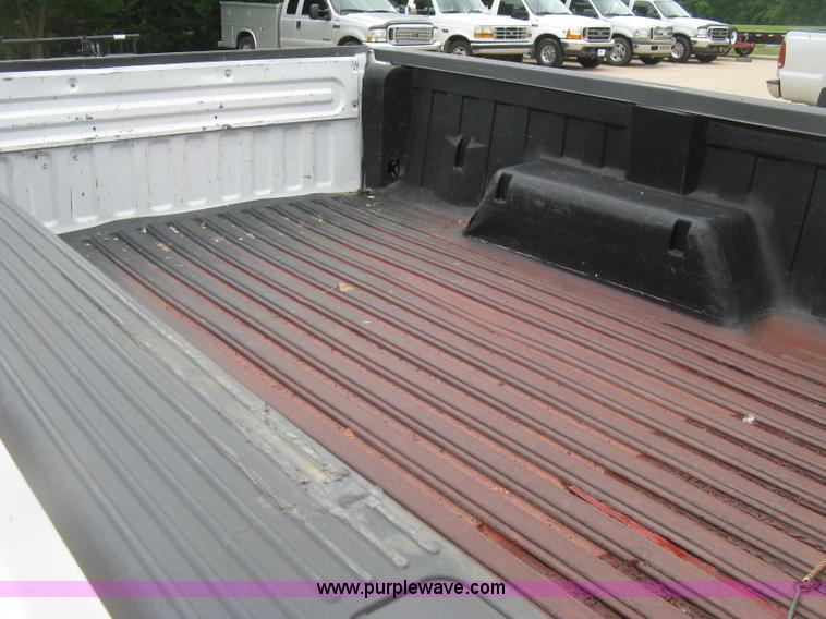 image for item H8540 2001 Ford F250 HD XLT pickup truck