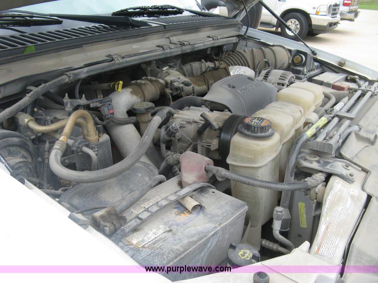 image for item H8540 2001 Ford F250 HD XLT pickup truck