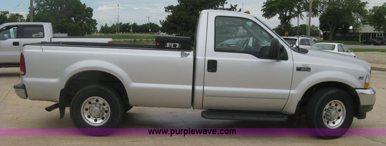 image for item H8542 2002 Ford F350 pickup truck