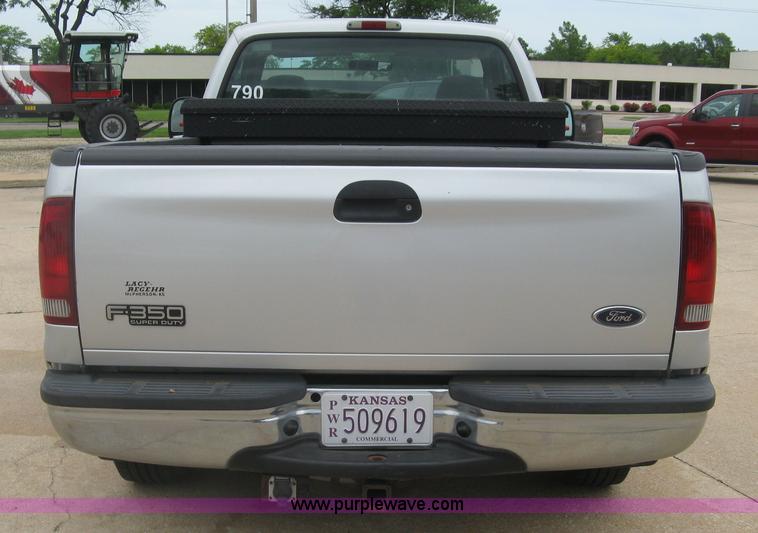 image for item H8542 2002 Ford F350 pickup truck