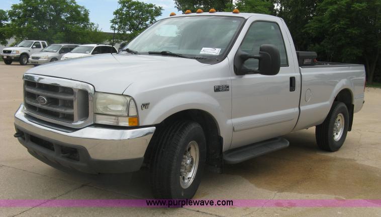 image for item H8542 2002 Ford F350 pickup truck