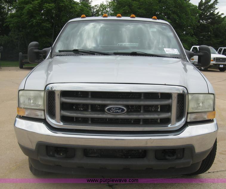 image for item H8542 2002 Ford F350 pickup truck