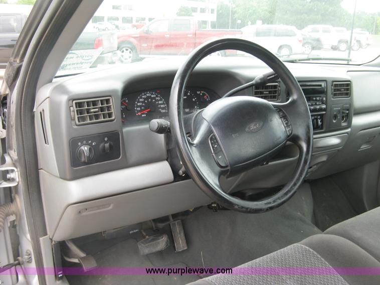 image for item H8542 2002 Ford F350 pickup truck