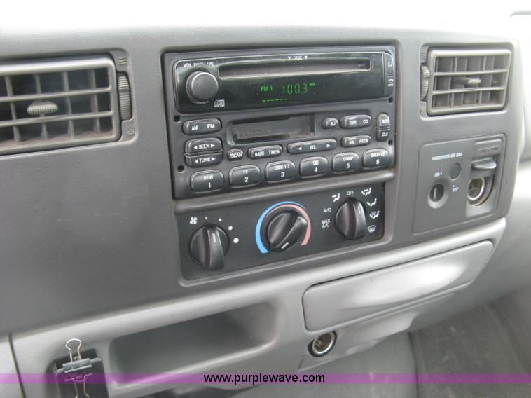 image for item H8542 2002 Ford F350 pickup truck