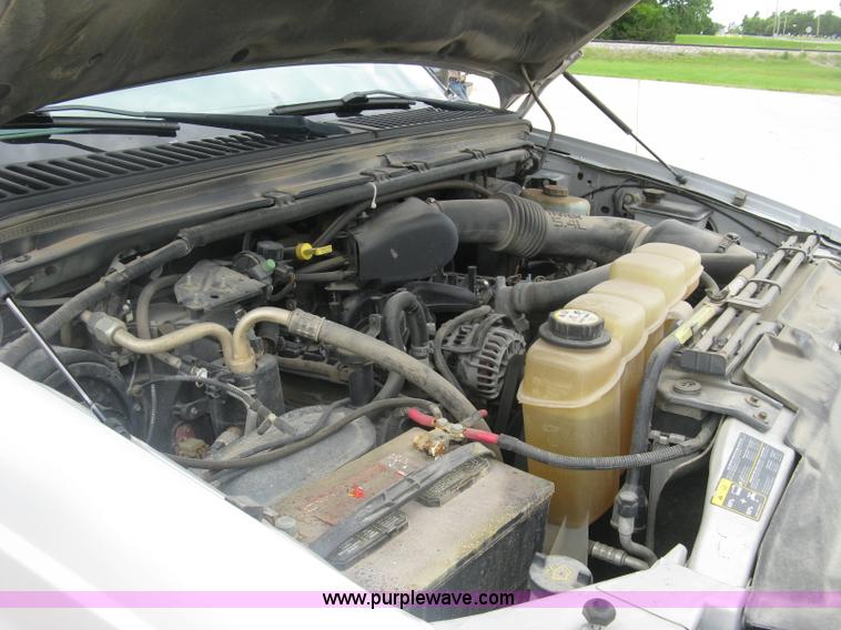 image for item H8542 2002 Ford F350 pickup truck