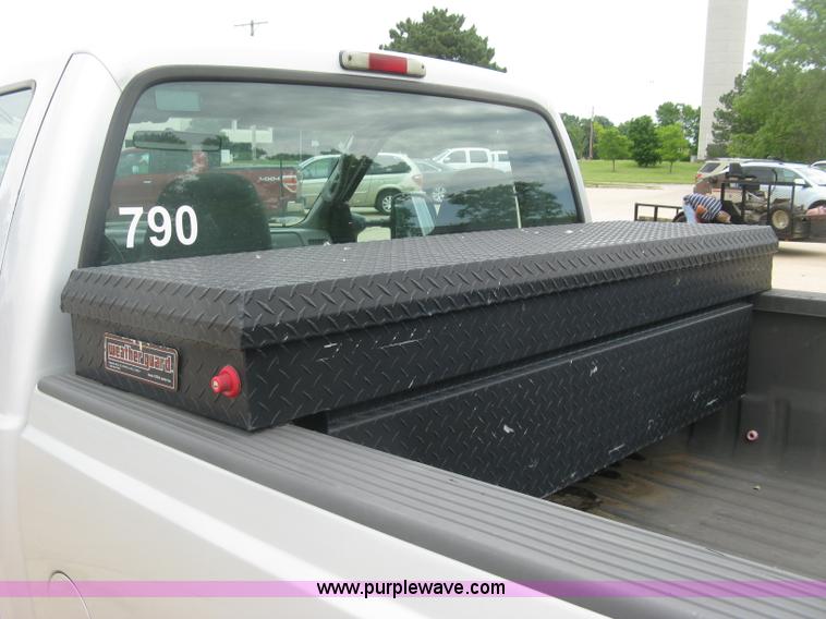 image for item H8542 2002 Ford F350 pickup truck