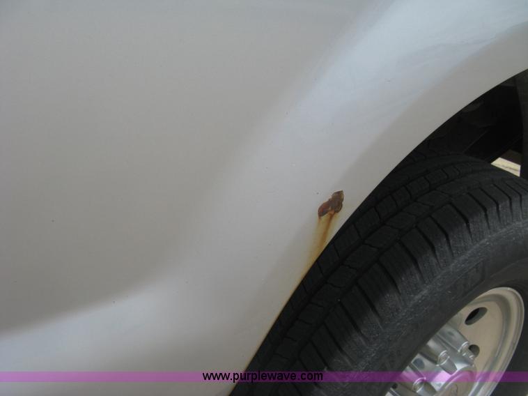 image for item H8542 2002 Ford F350 pickup truck