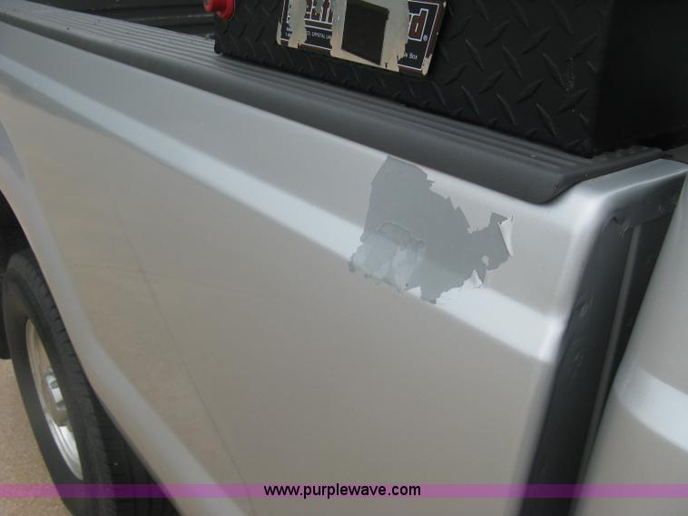 image for item H8542 2002 Ford F350 pickup truck