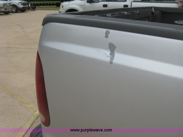 image for item H8542 2002 Ford F350 pickup truck