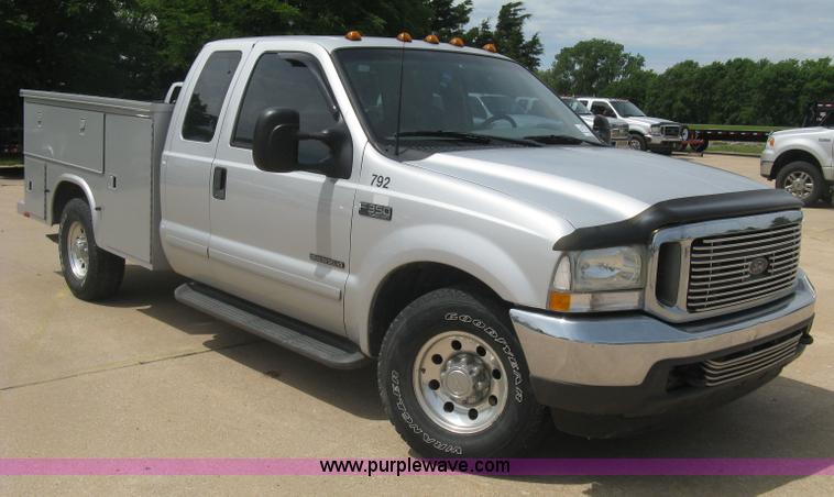 image for item H8543 2002 Ford F350 utility truck