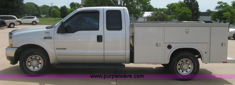 image for item H8543 2002 Ford F350 utility truck