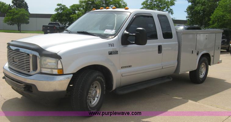 image for item H8543 2002 Ford F350 utility truck