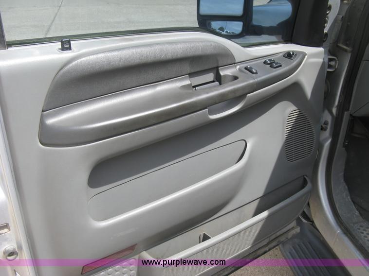 image for item H8543 2002 Ford F350 utility truck