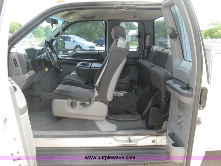 image for item H8543 2002 Ford F350 utility truck