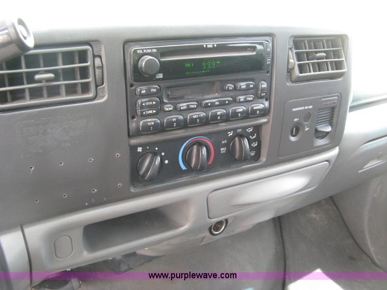 image for item H8543 2002 Ford F350 utility truck