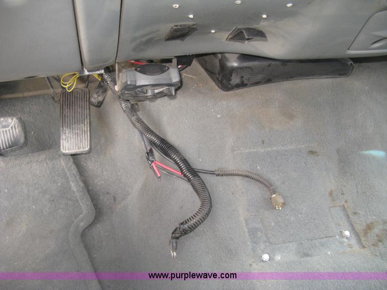 image for item H8543 2002 Ford F350 utility truck