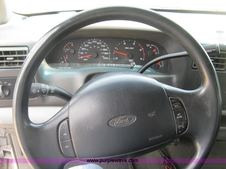 image for item H8543 2002 Ford F350 utility truck