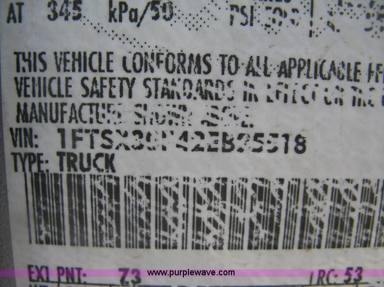 image for item H8543 2002 Ford F350 utility truck