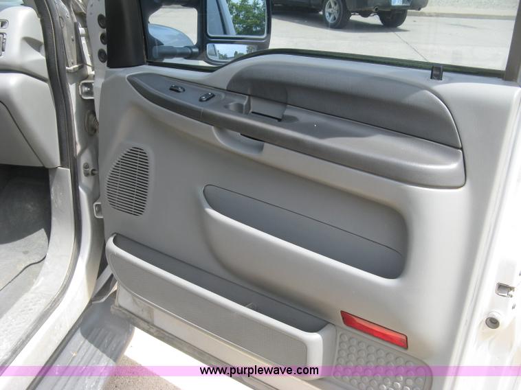 image for item H8543 2002 Ford F350 utility truck