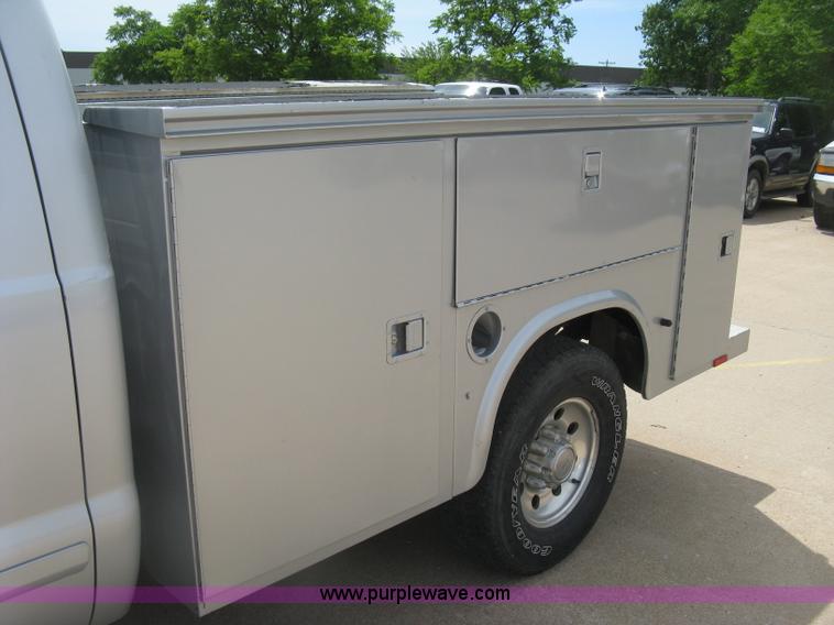 image for item H8543 2002 Ford F350 utility truck