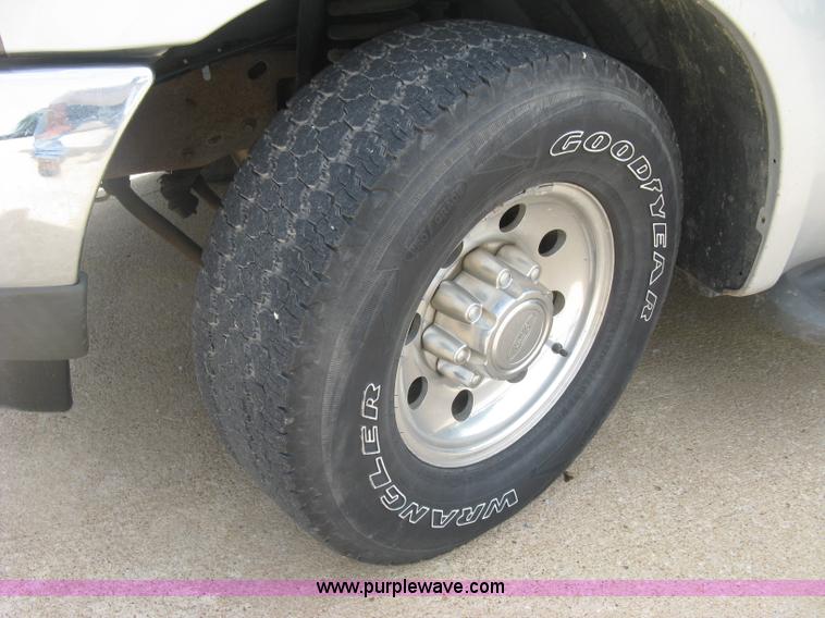 image for item H8543 2002 Ford F350 utility truck