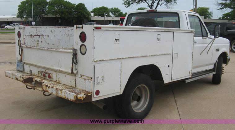 image for item H8544 1994 Ford F350 utility truck