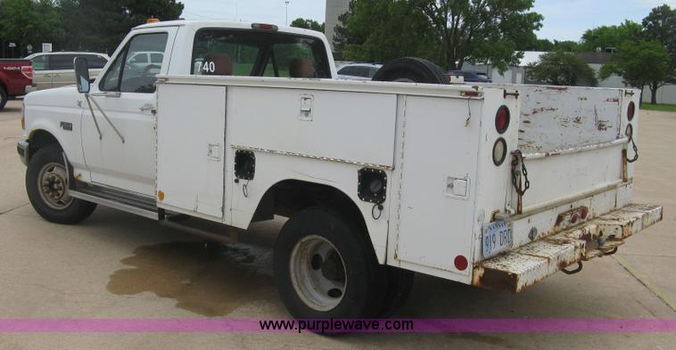 image for item H8544 1994 Ford F350 utility truck