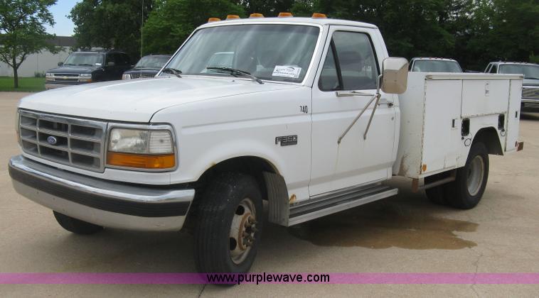 image for item H8544 1994 Ford F350 utility truck