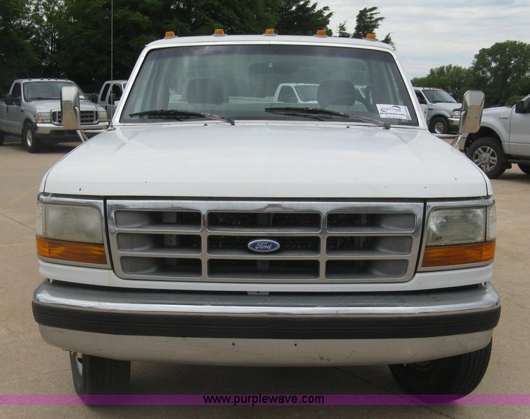 image for item H8544 1994 Ford F350 utility truck