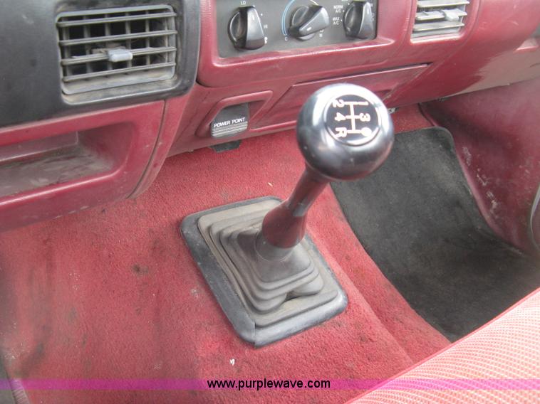 image for item H8544 1994 Ford F350 utility truck