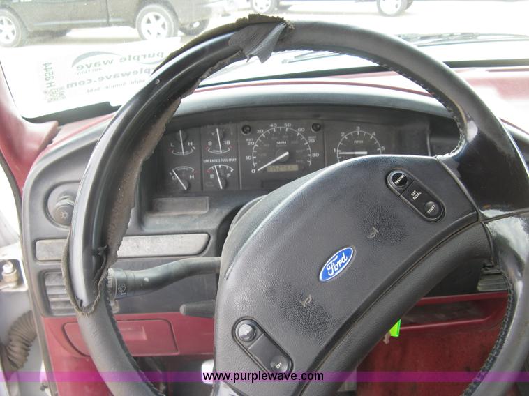image for item H8544 1994 Ford F350 utility truck