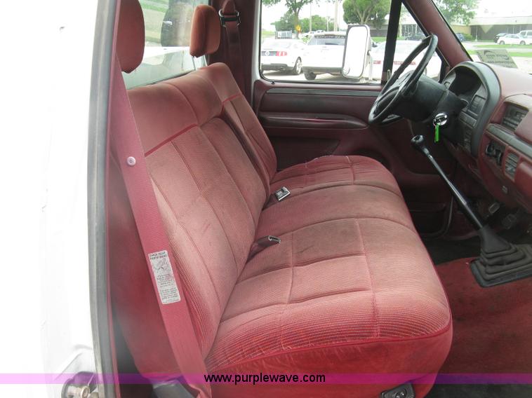 image for item H8544 1994 Ford F350 utility truck