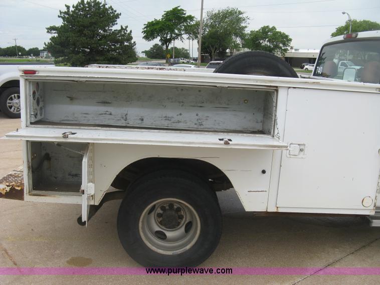 image for item H8544 1994 Ford F350 utility truck