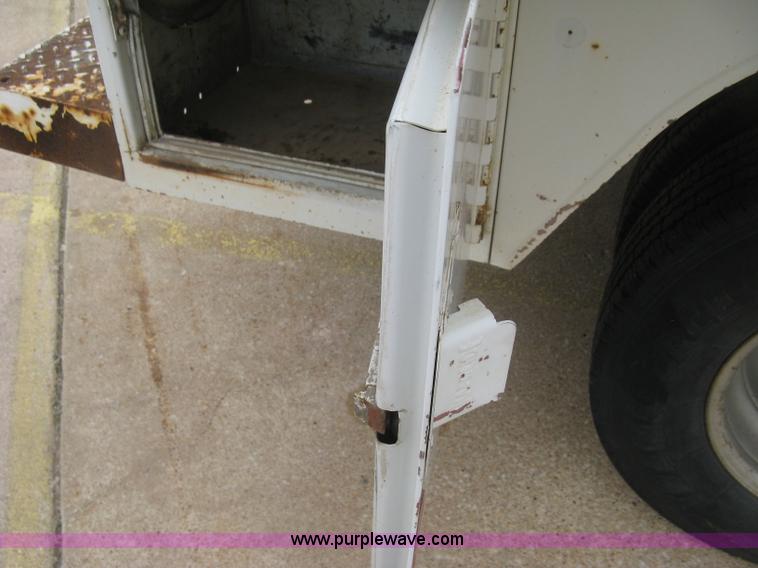 image for item H8544 1994 Ford F350 utility truck